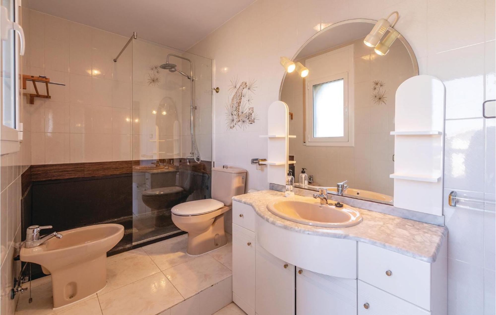 Nice Home In Lametlla De Mar With Kitchen Les Tres Cales ภายนอก รูปภาพ